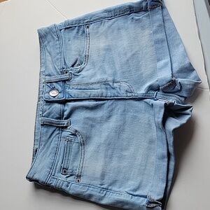 American Eagle Short Denim Jeans